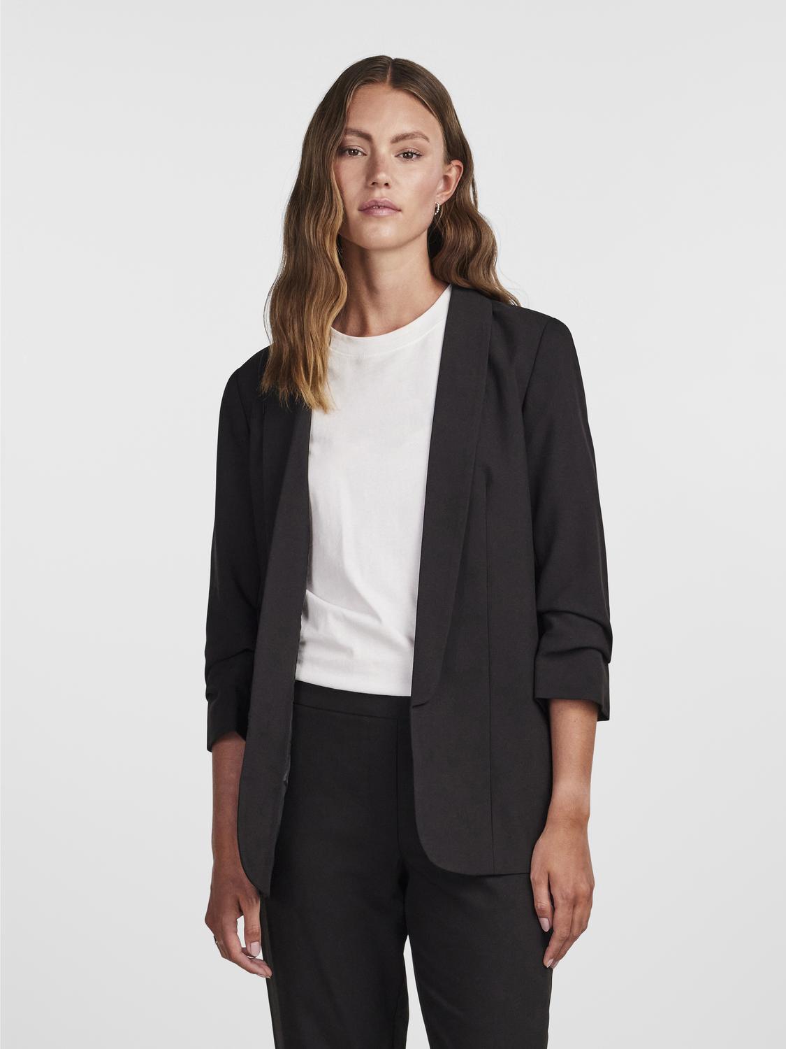 model_shot-front
