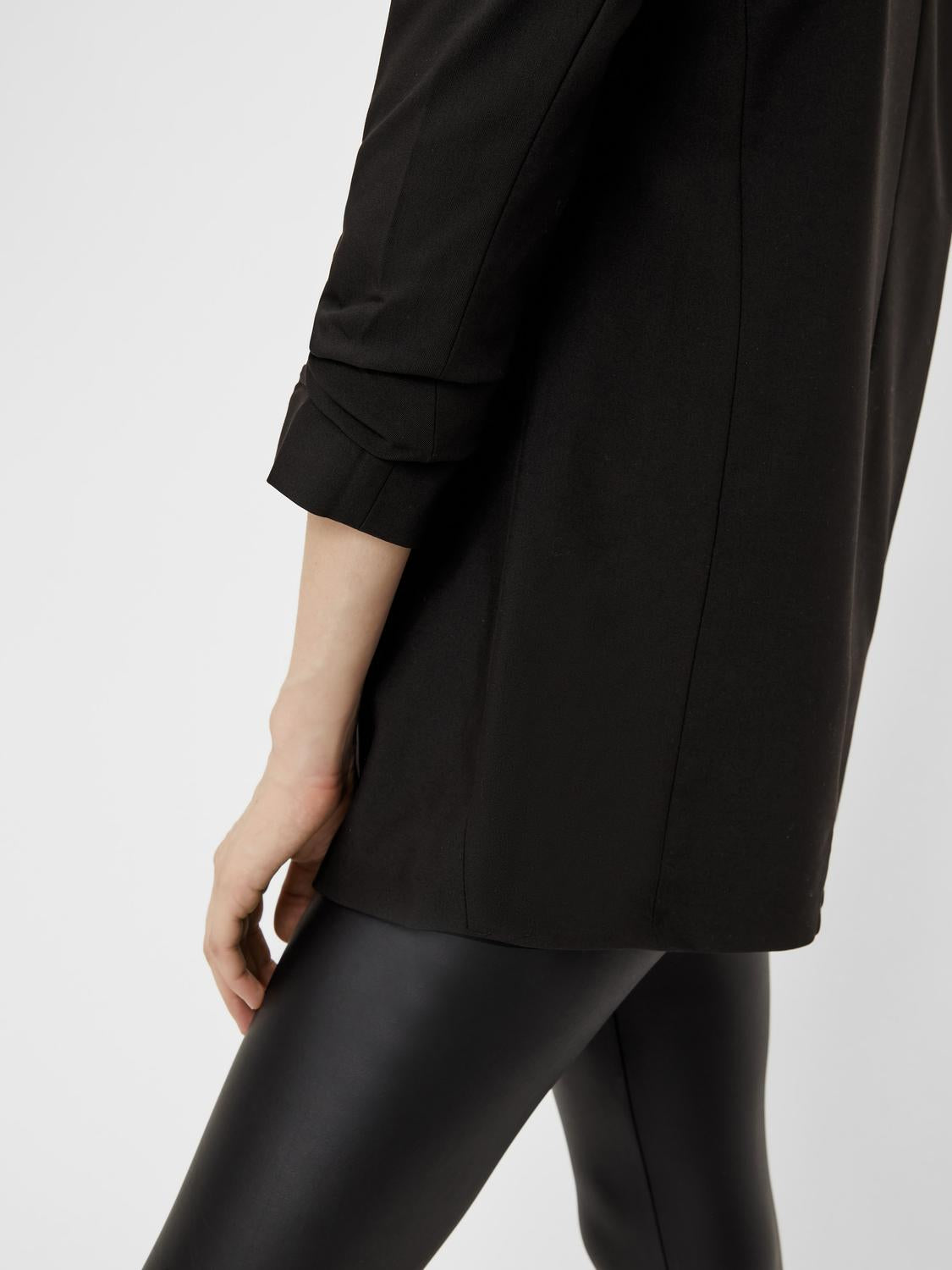 model_shot-detail