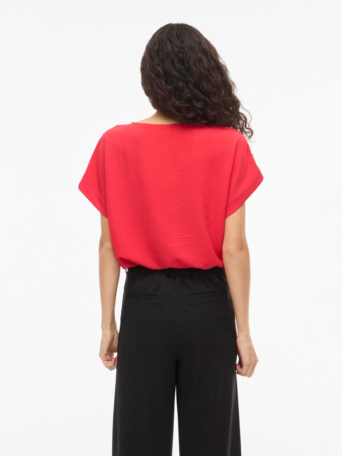 model_shot-back