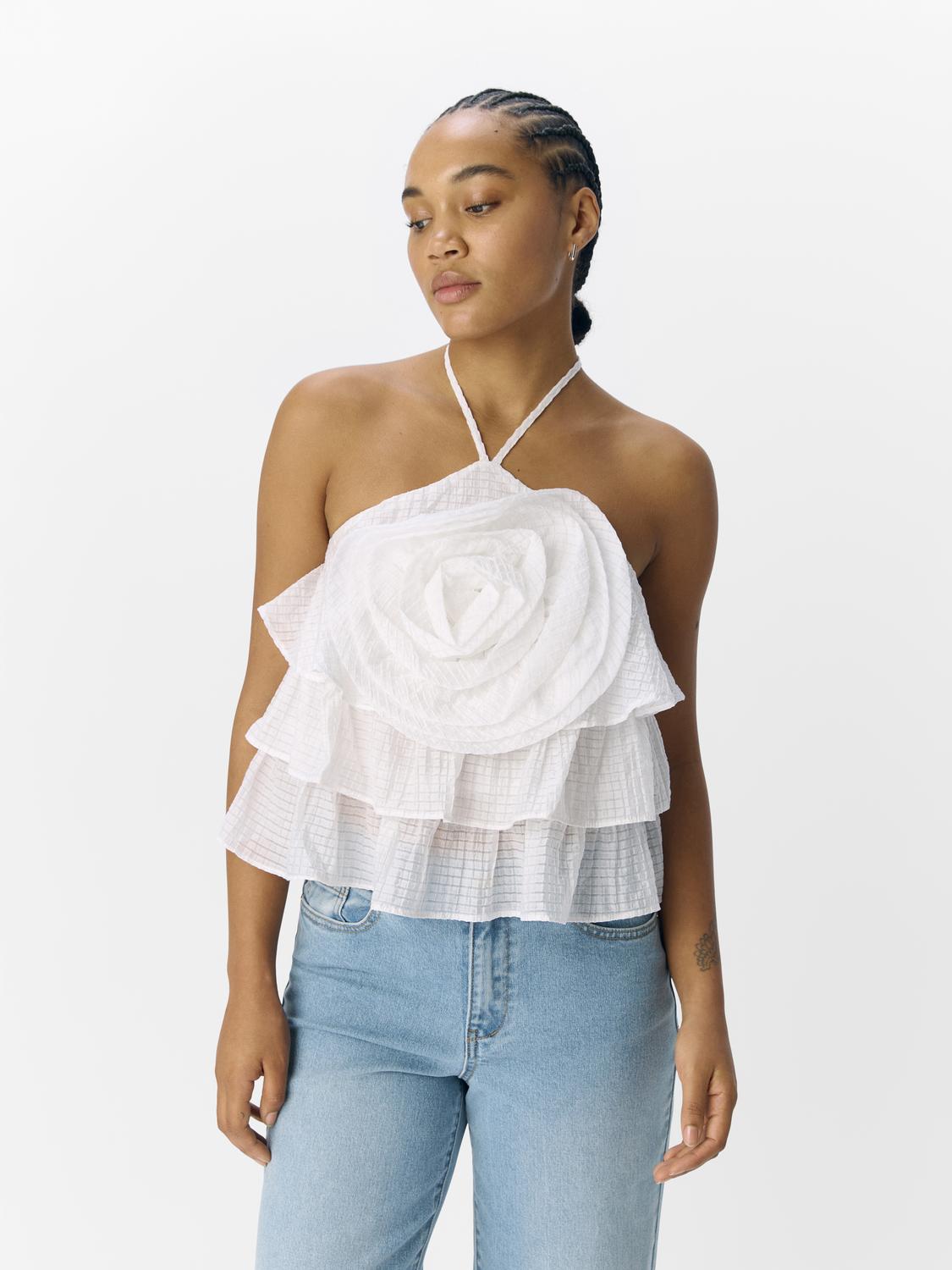 model_shot-front