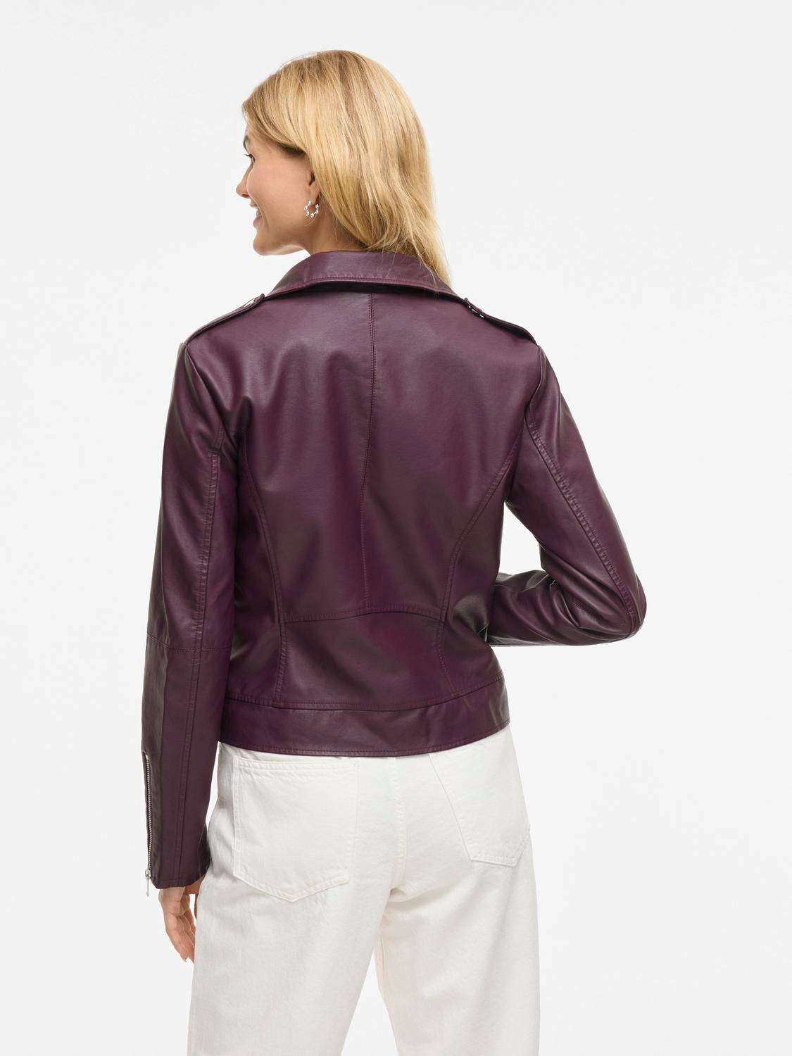 model_shot-back