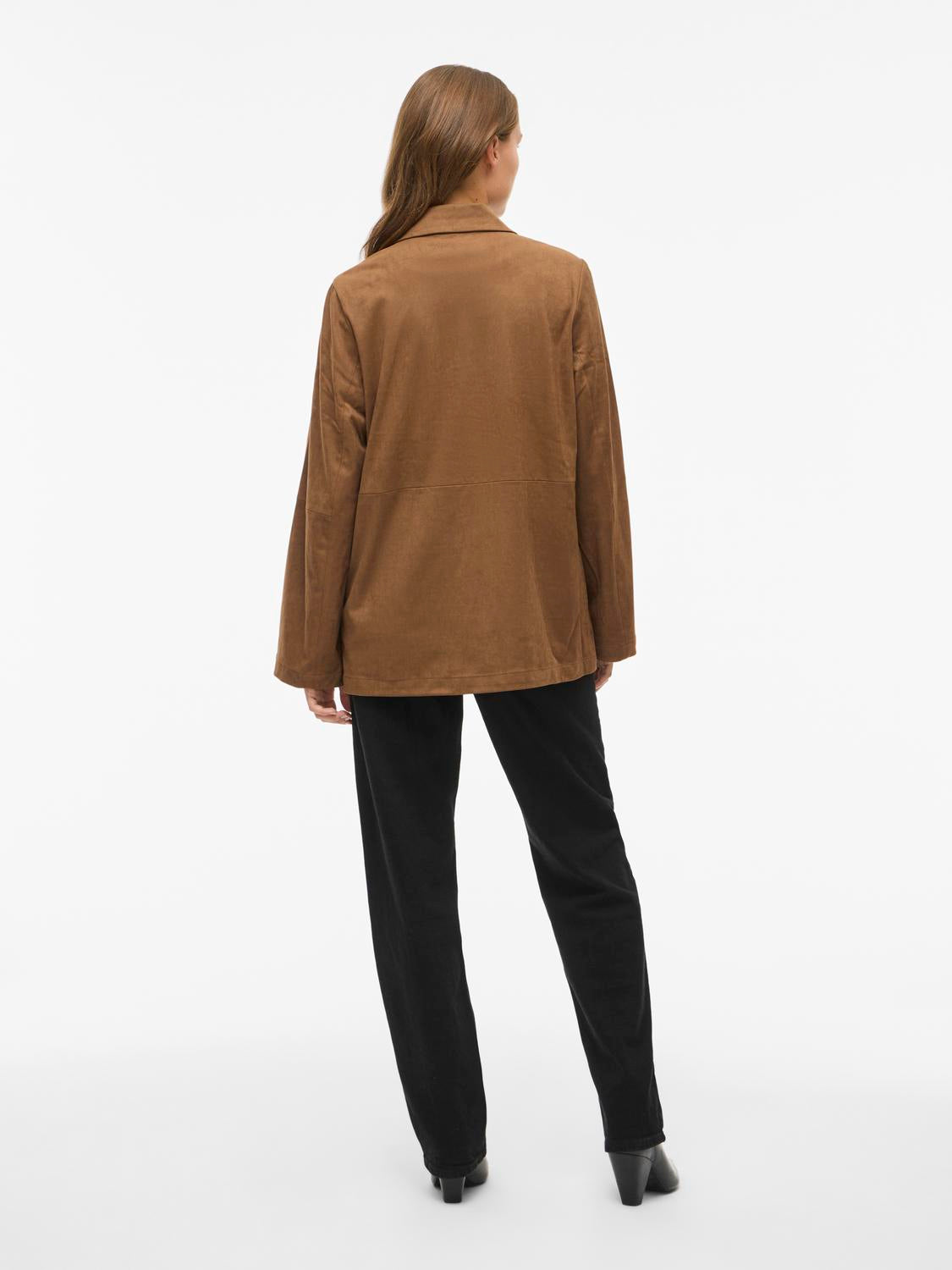 model_shot-back