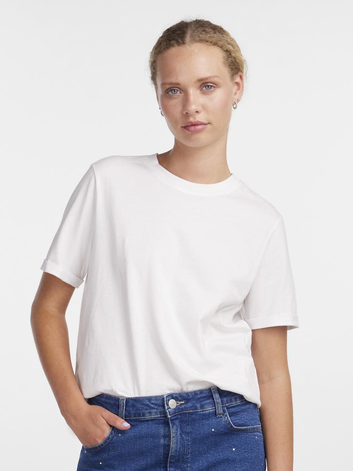 model_shot-front