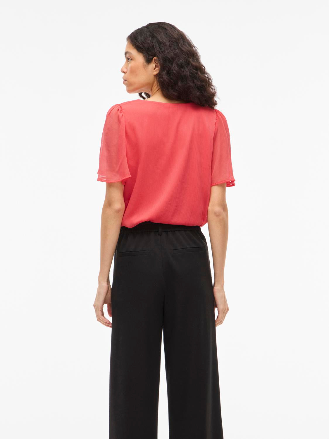 model_shot-back