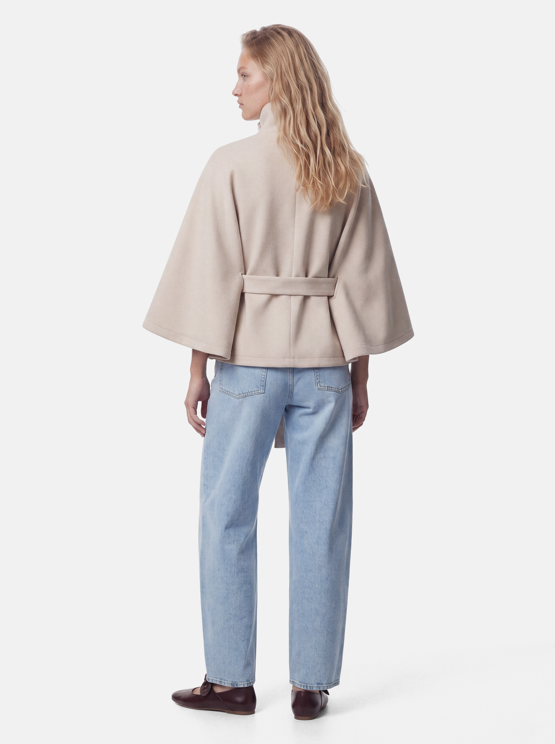 model_shot-back