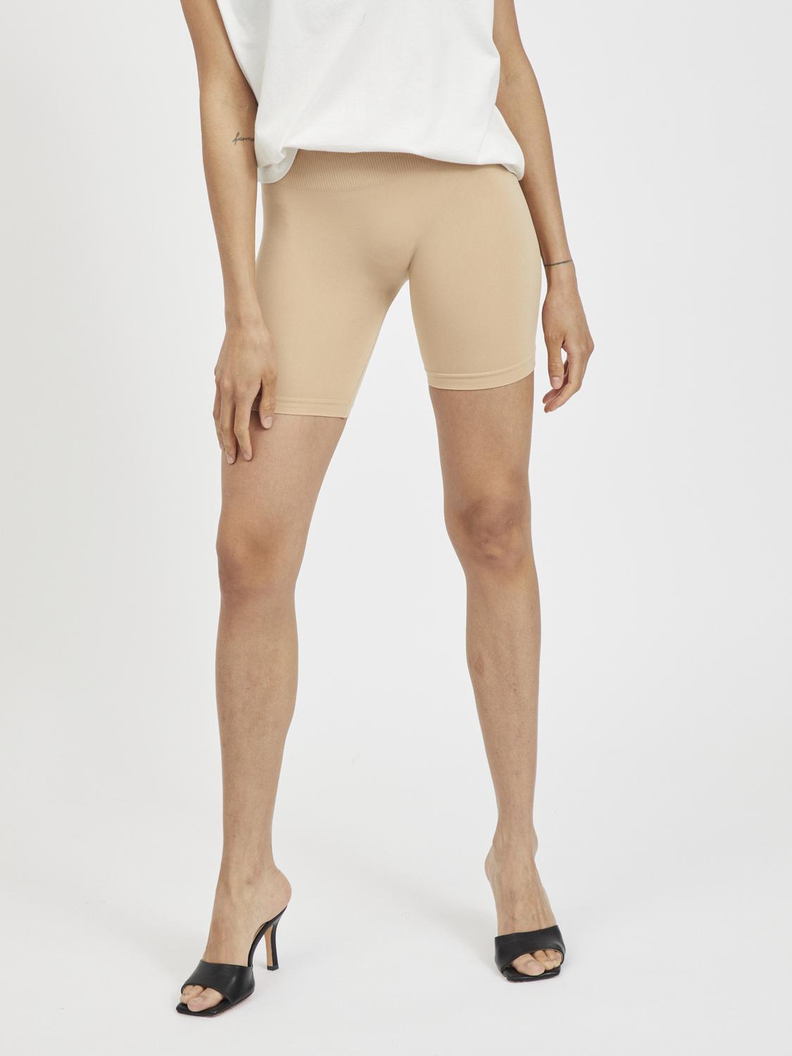 model_shot-front